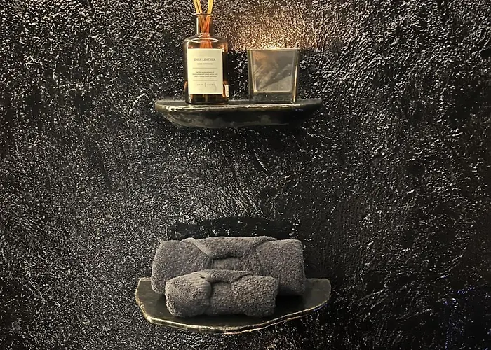 Doormat#13 Black Mirror Апартаменты