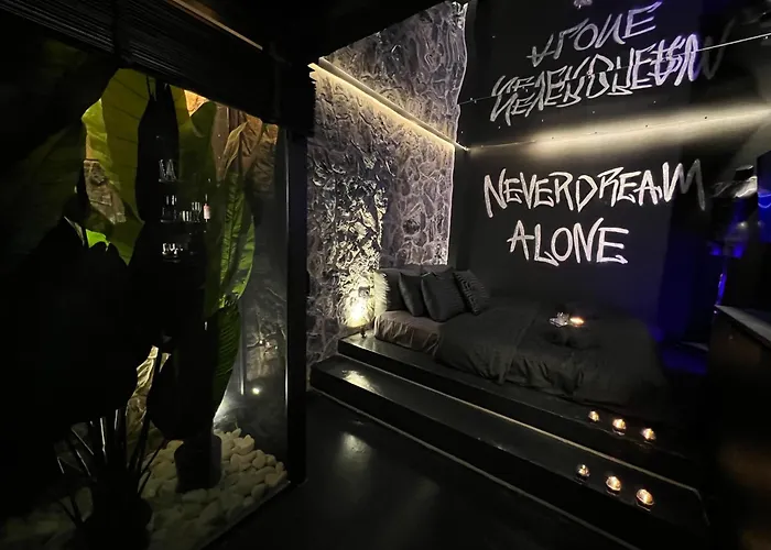Doormat#13 Black Mirror * Salonicco
